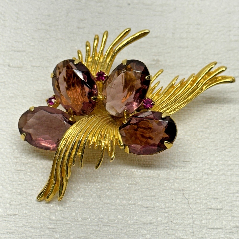 Unbranded Oval Amethyst Glass Brooch Women OS Gold Floral‎ Spray Vintage Glam